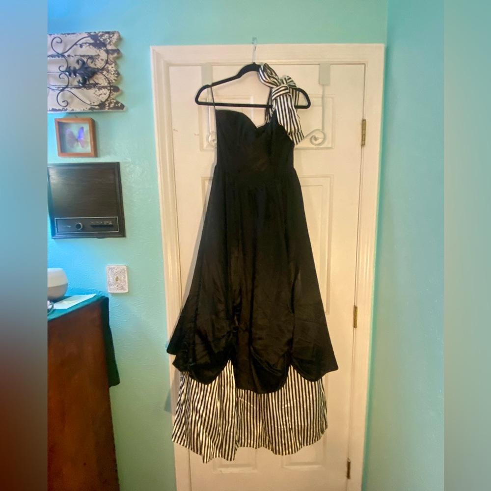 Gunne Sax Black Strapless Prom Formal Elegant Cruise Dress with Striped Skirt